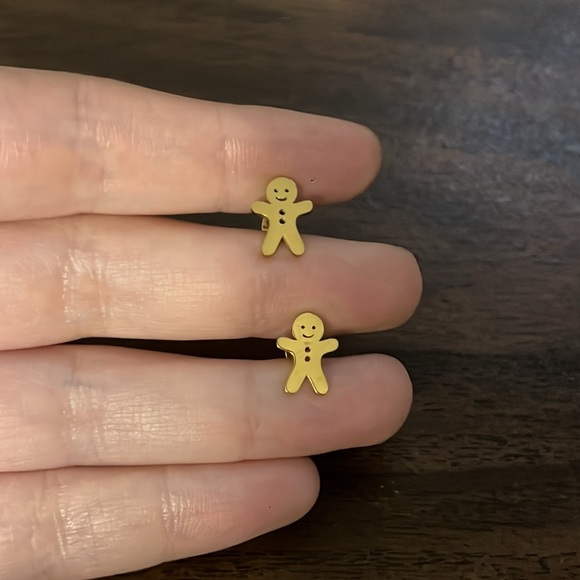 gingerbread man stud earrings - Picture 1 of 2
